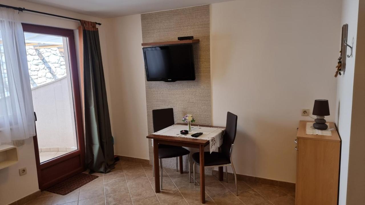 Apartmani Sidro Malinska Exterior foto